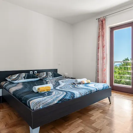 Apartment Trafo *