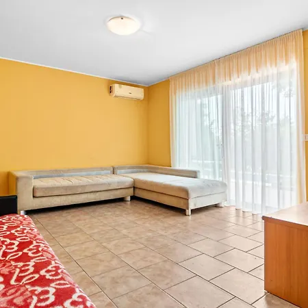 Apartment Trafo *