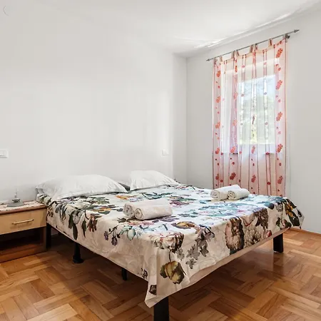 Apartment Trafo *